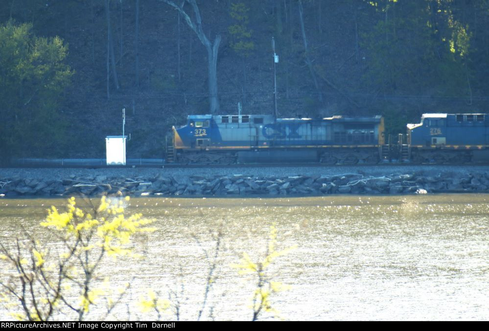 CSX 373 leads I168